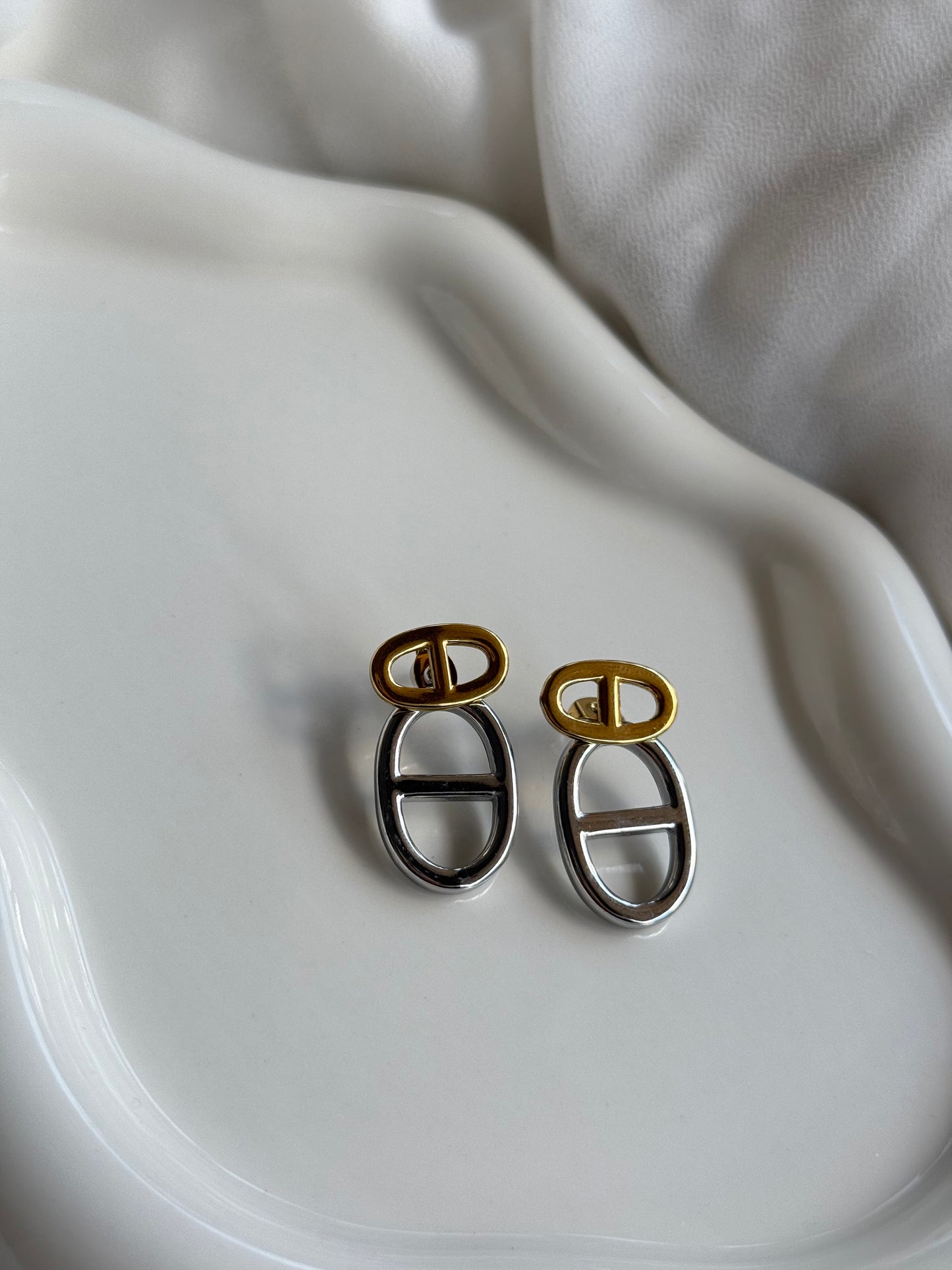 Σκουλαρίκια