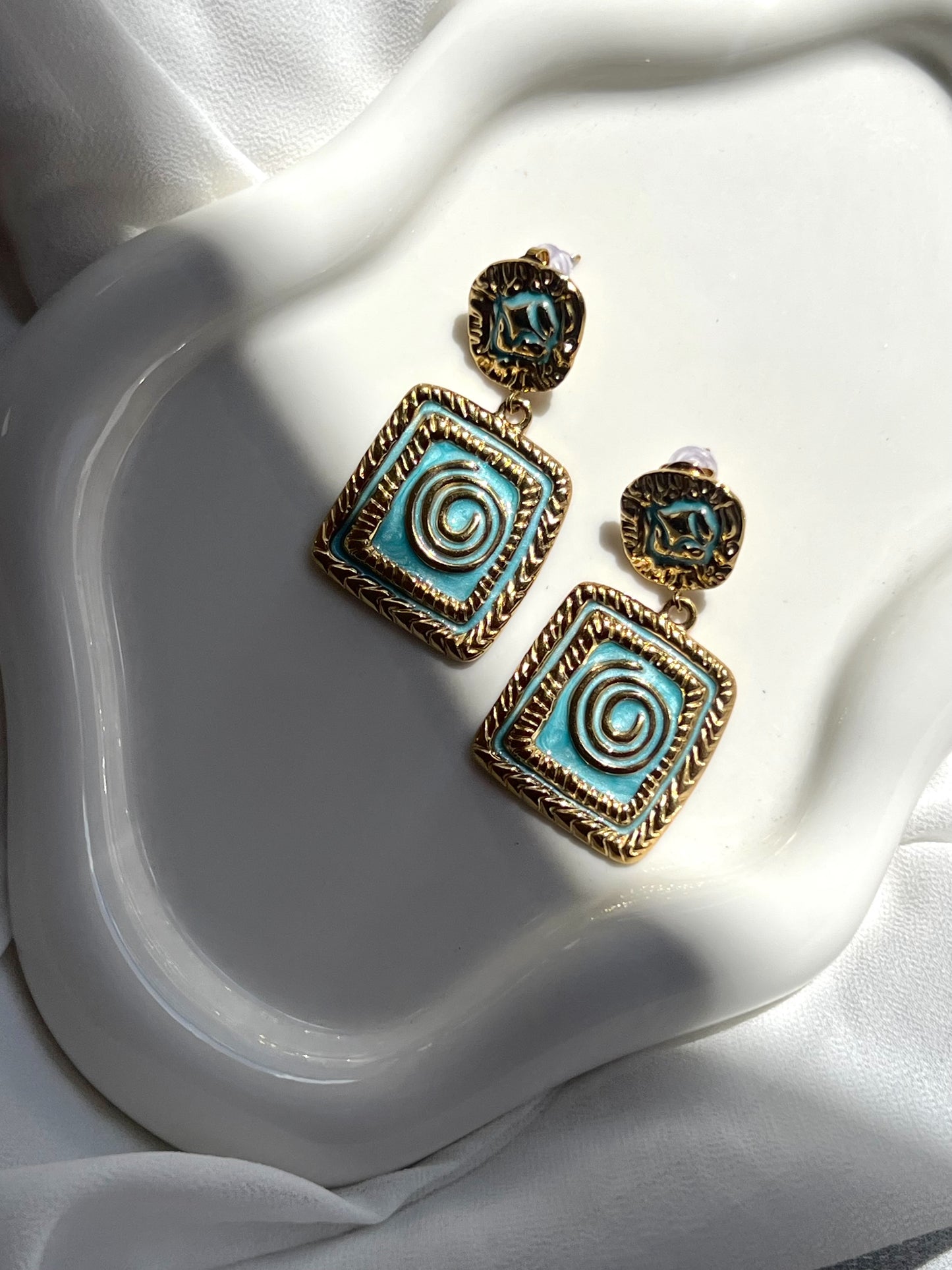 Σκουλαρίκια