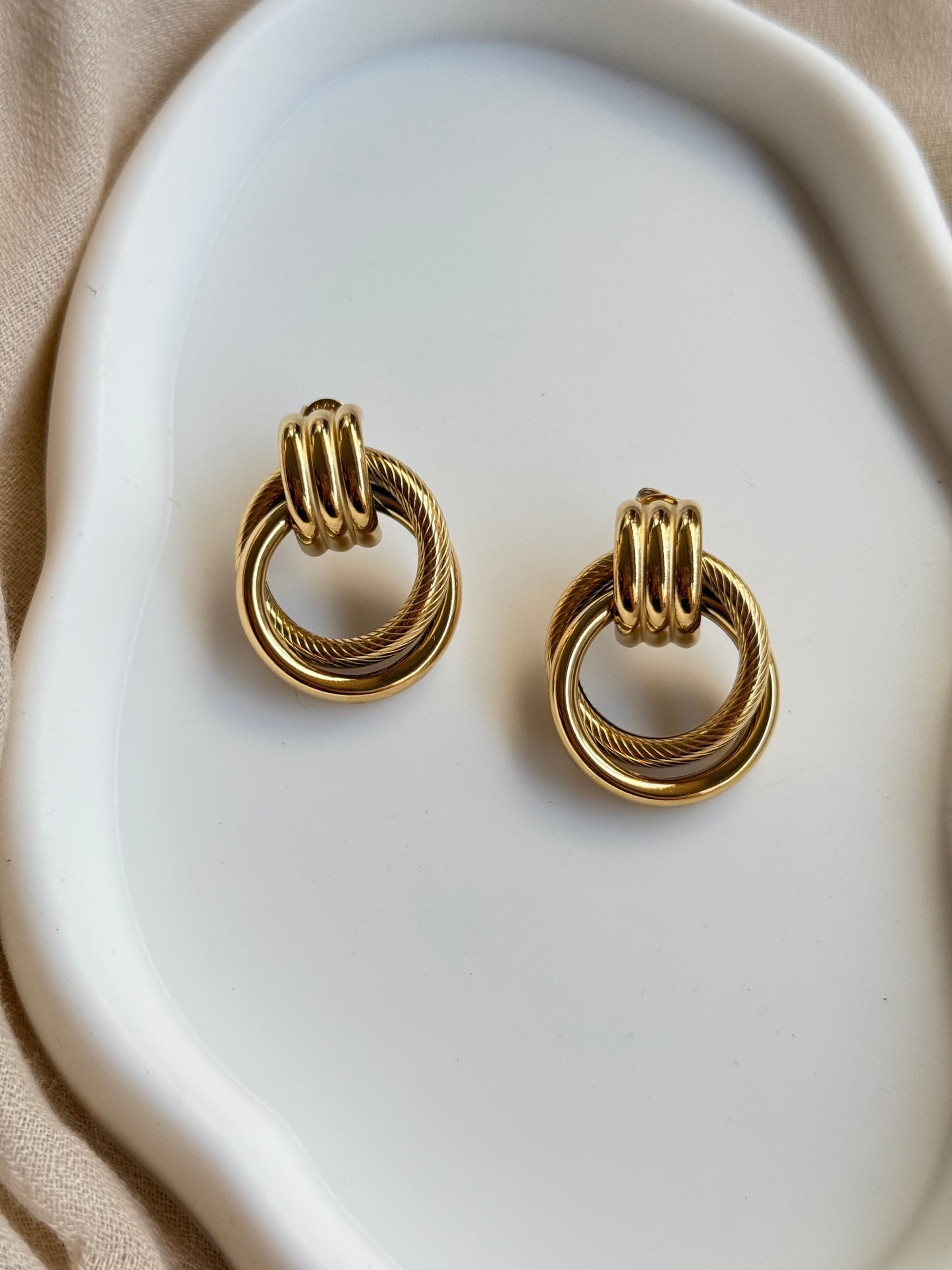 Σκουλαρίκια