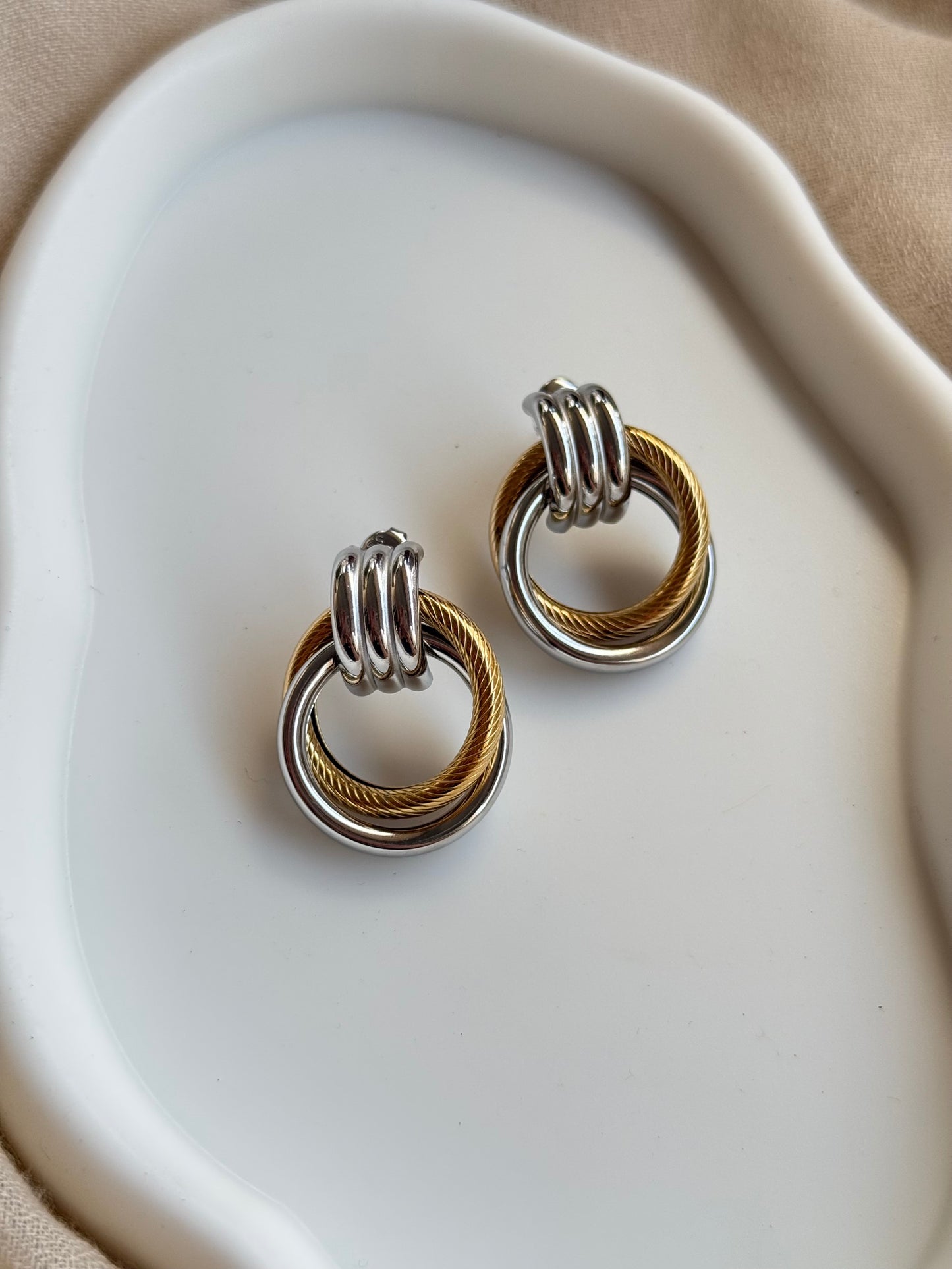 Σκουλαρίκια