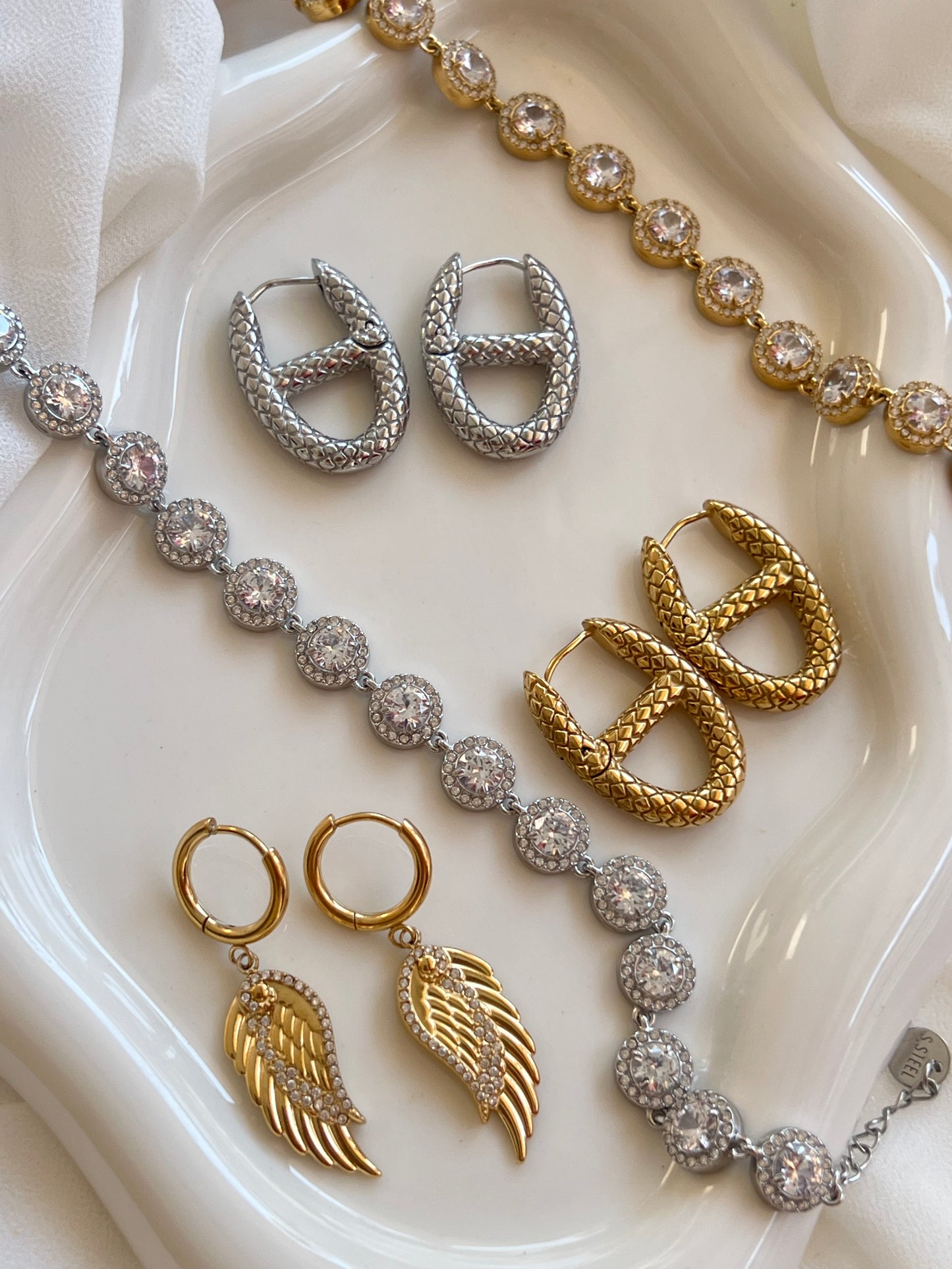 Σκουλαρίκια