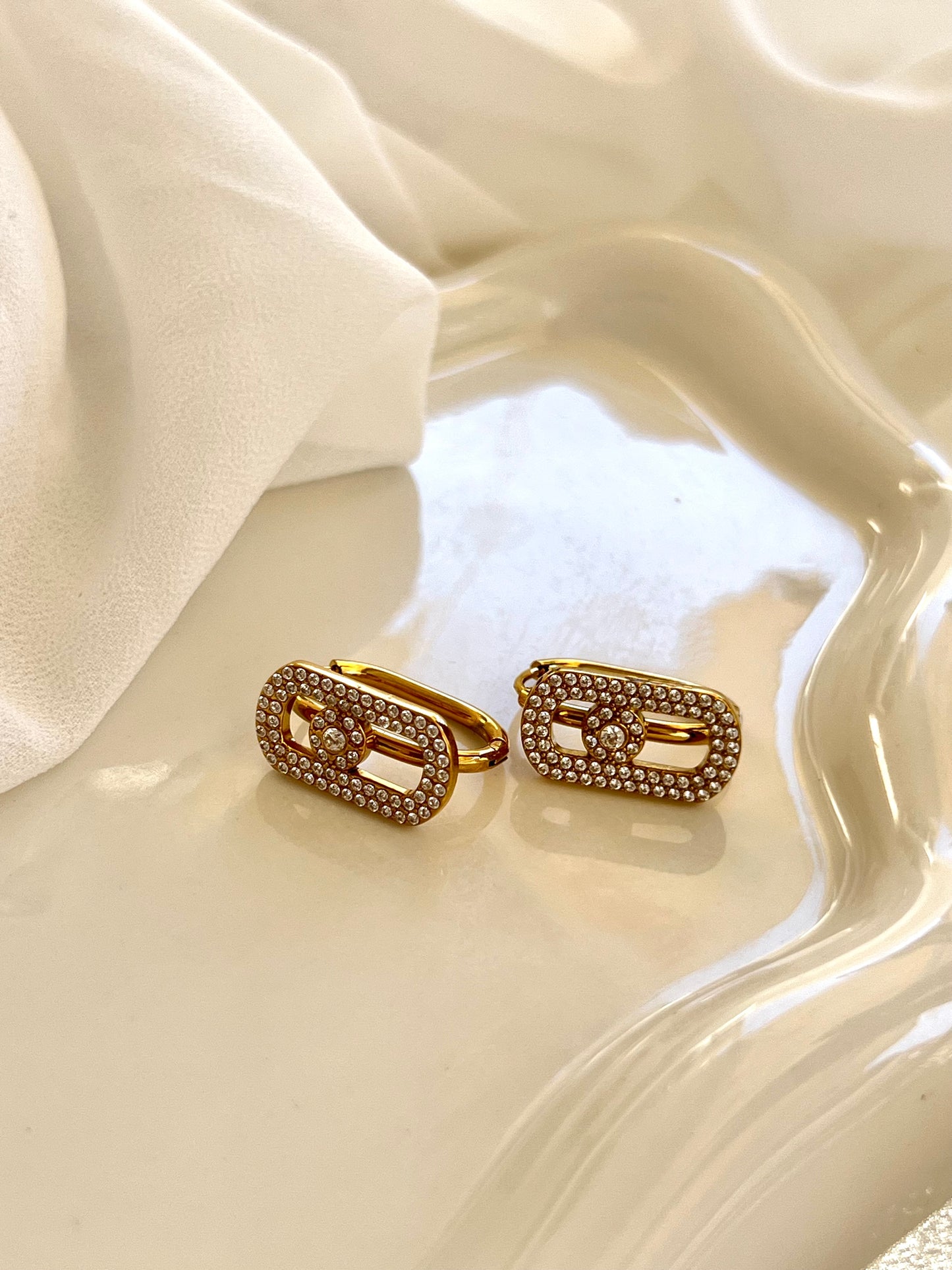 Σκουλαρίκια