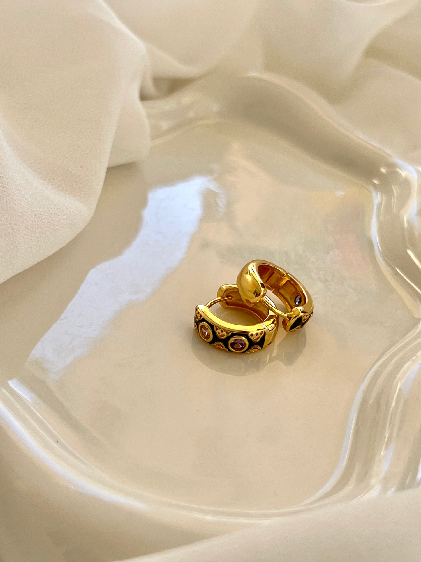 Σκουλαρίκια