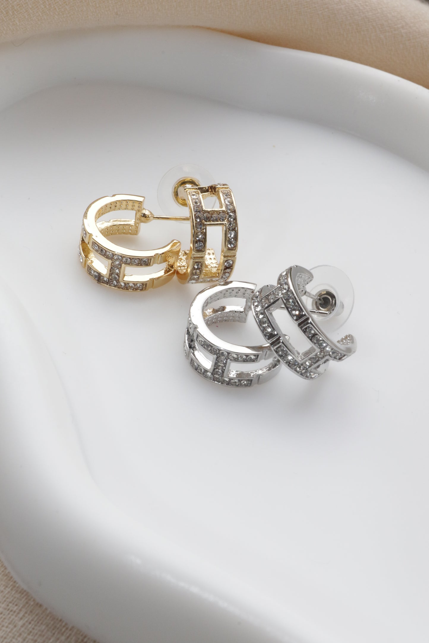 Σκουλαρίκια